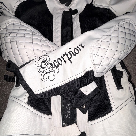 Women’s Scorpion EXO Skeletal motorcycle jacket. Size medium - Picture 6 of 10